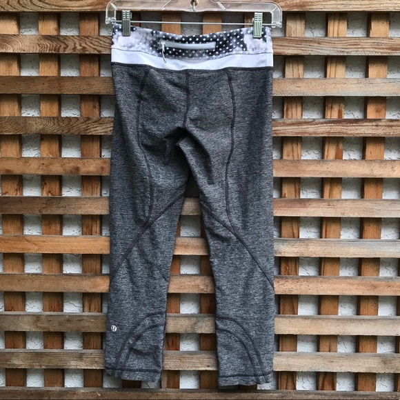 lululemon athletica Pants - Lululemon Cropped Leggings